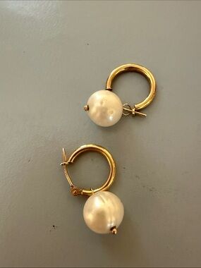 ⭐️ Gorgeous 14K JCM Gold Hoop Earrings with Pearls
